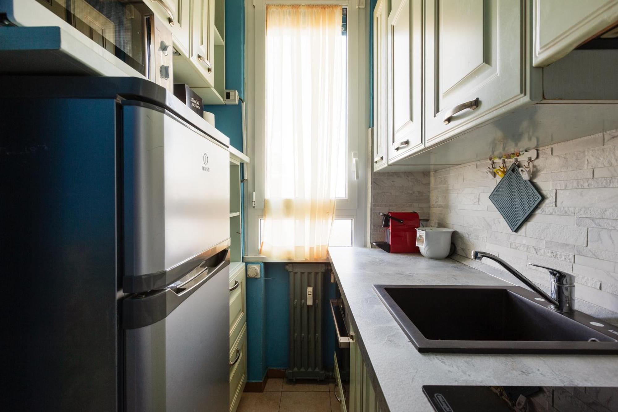 Apartment Roomy With Balcony! *