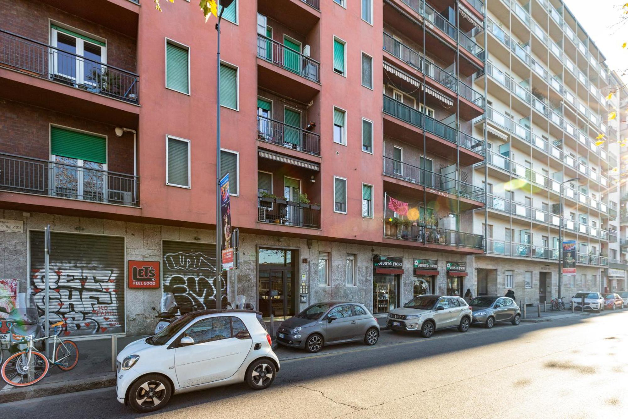Roomy With Balcony! * Milan