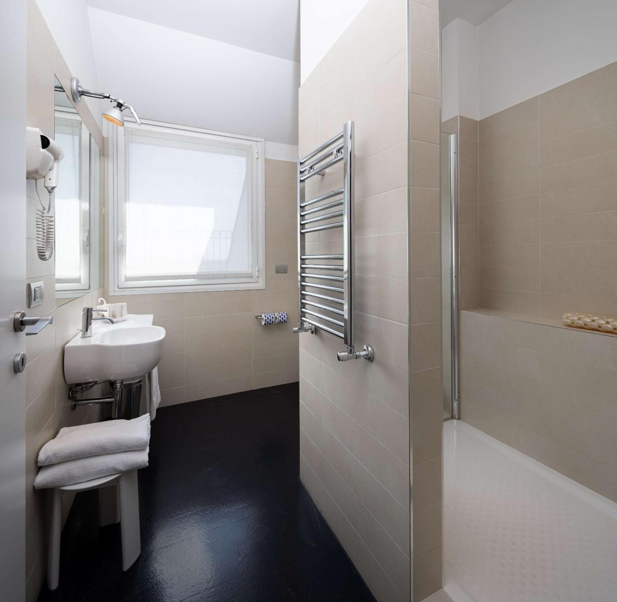Western Major Hotel 4*