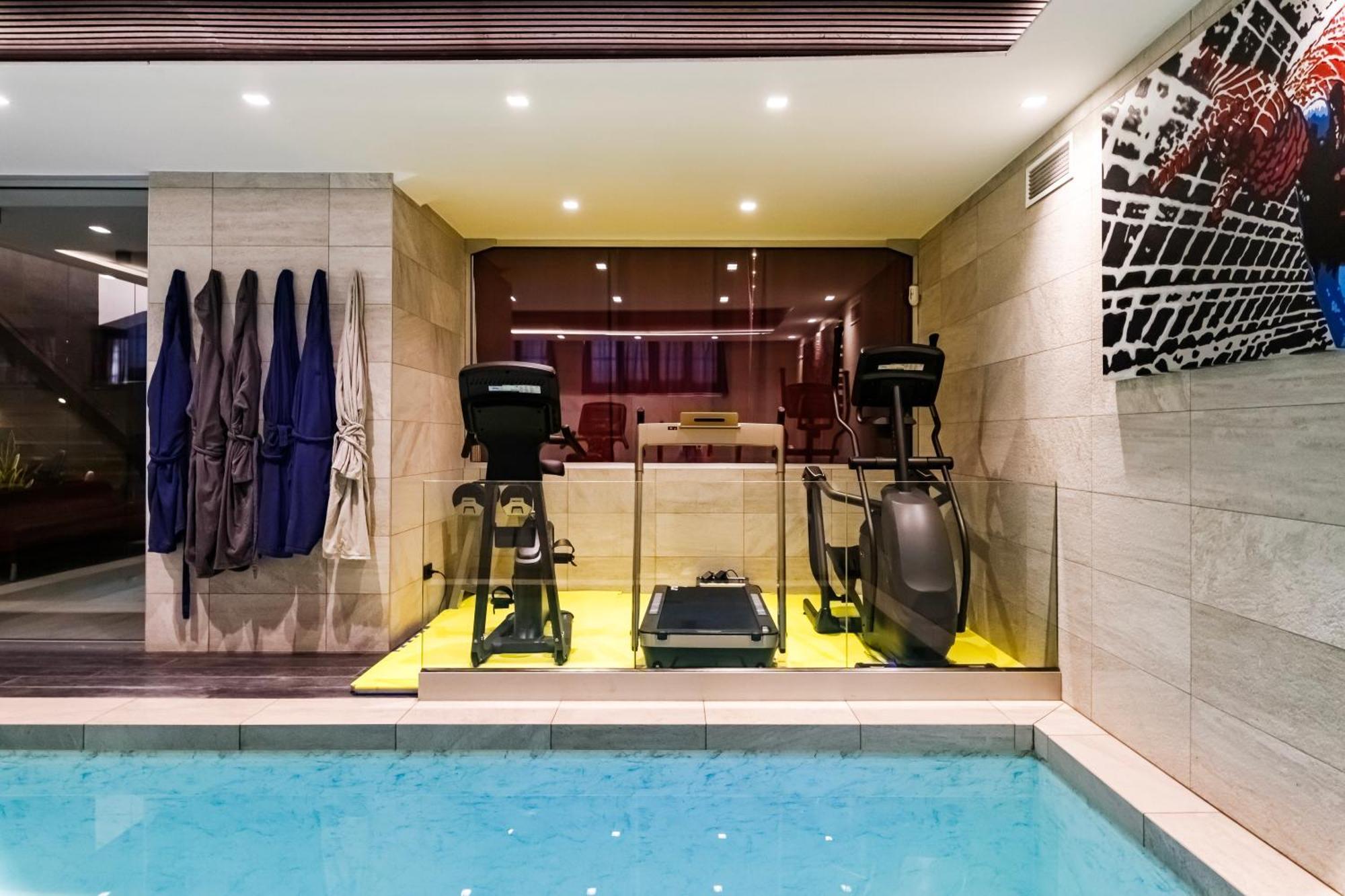 Apartment N18 Luxury Boutique With A Private Pool & Spa Milan