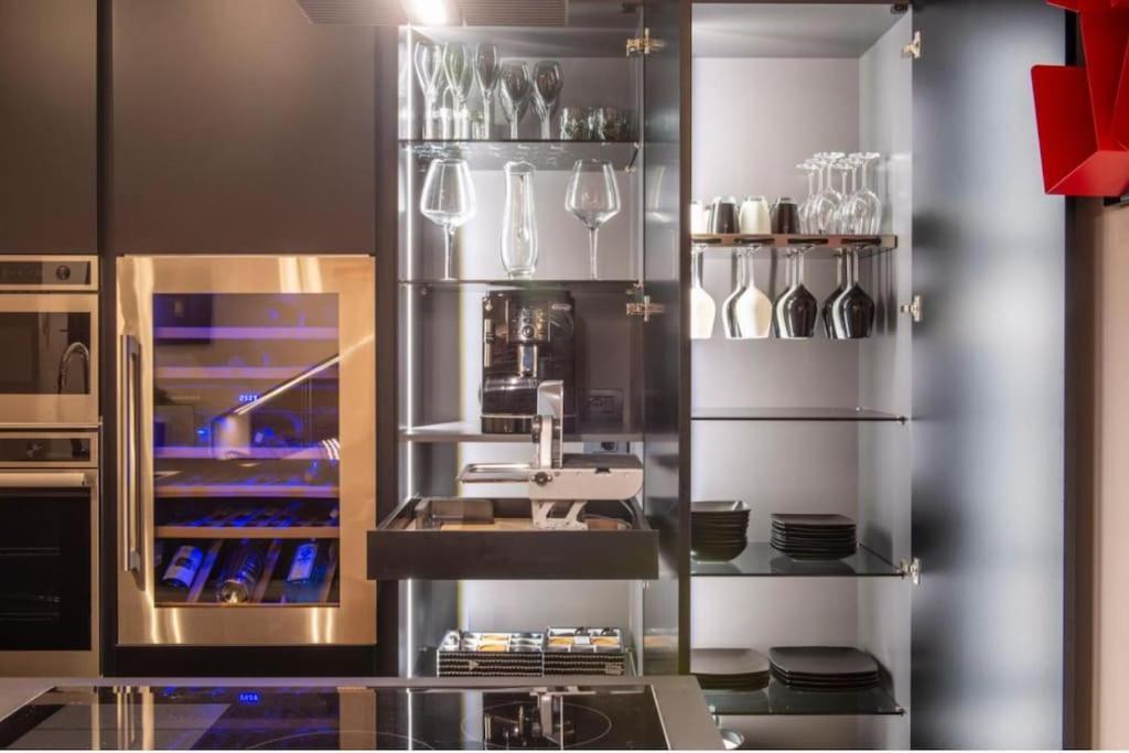 Apartment N18 Luxury Boutique With A Private Pool & Spa Milan