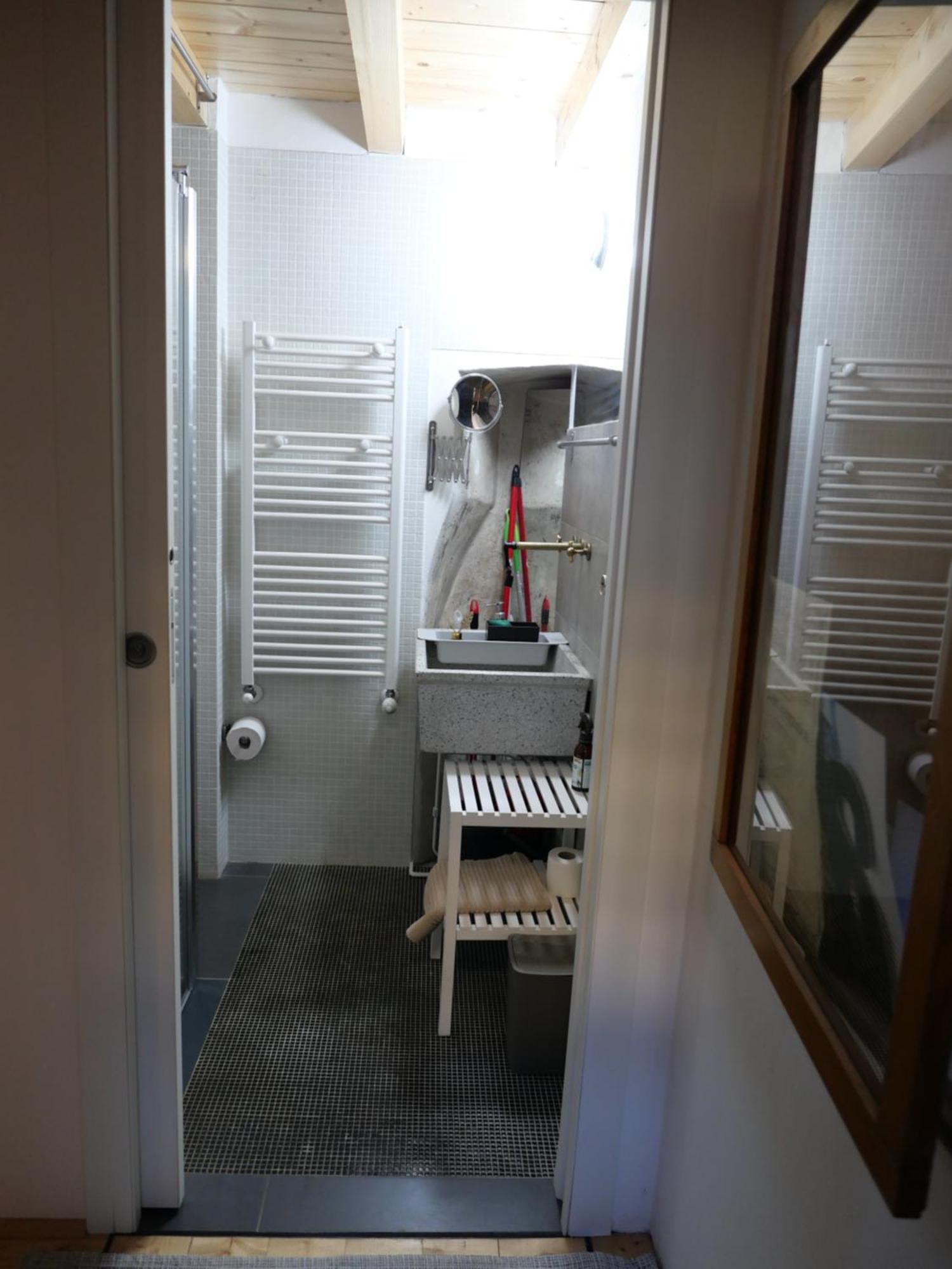 Apartment 3c *