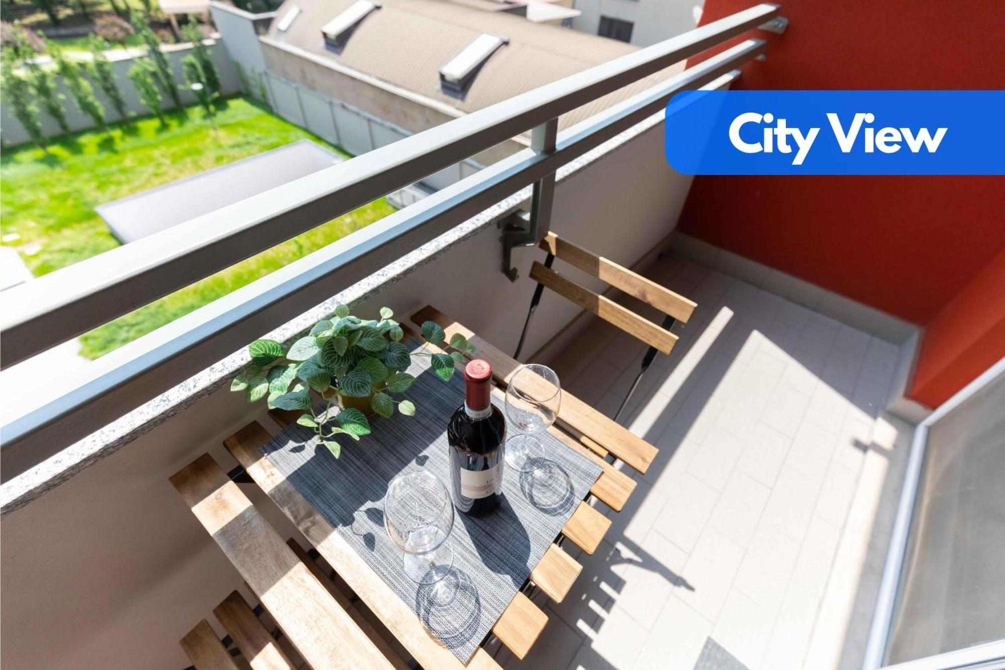The Green House - Private Parking And Balcony Apartamento