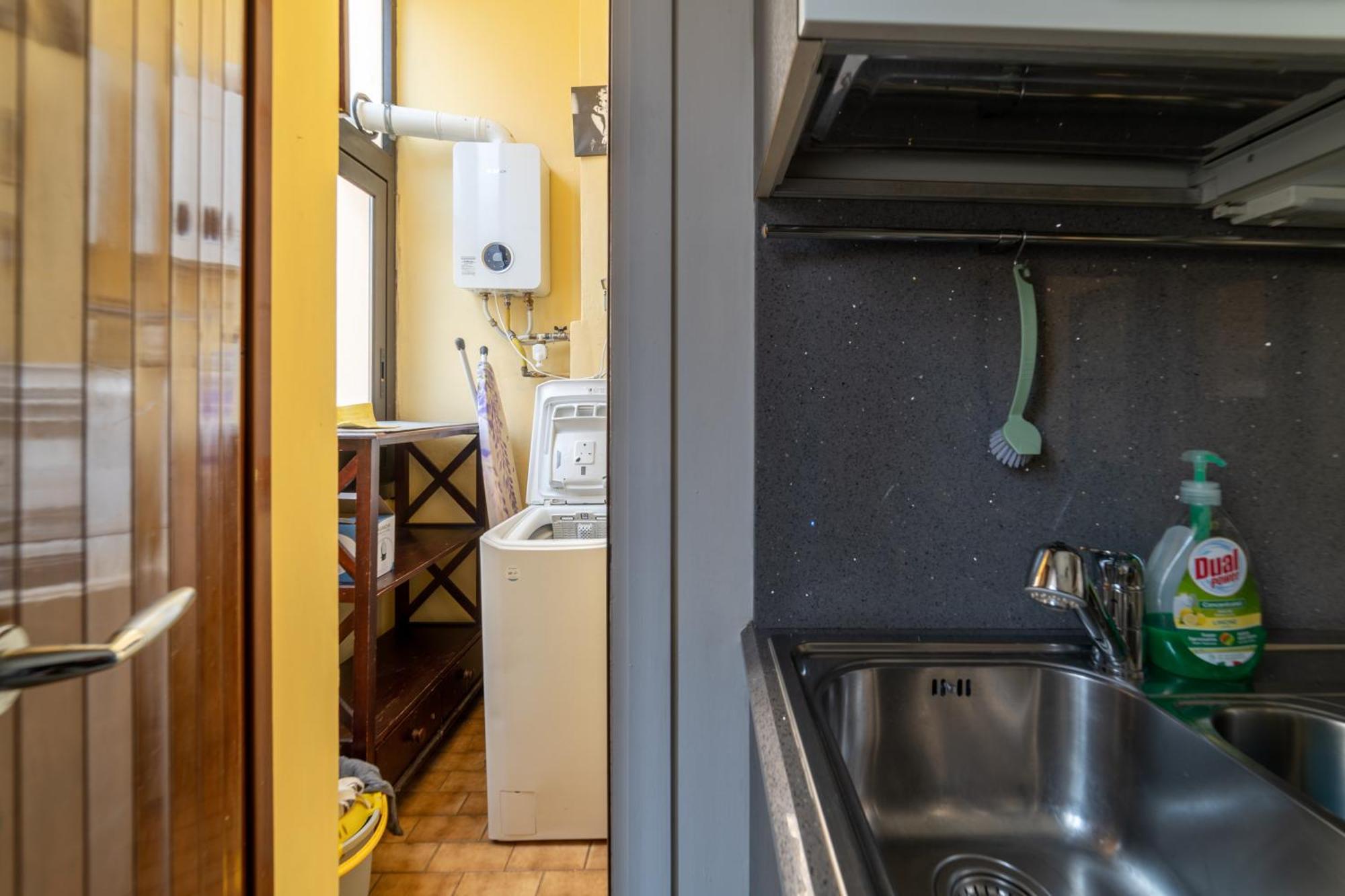 Apartment Stazione Centrale-centro, Spazioso E Elegante Apt