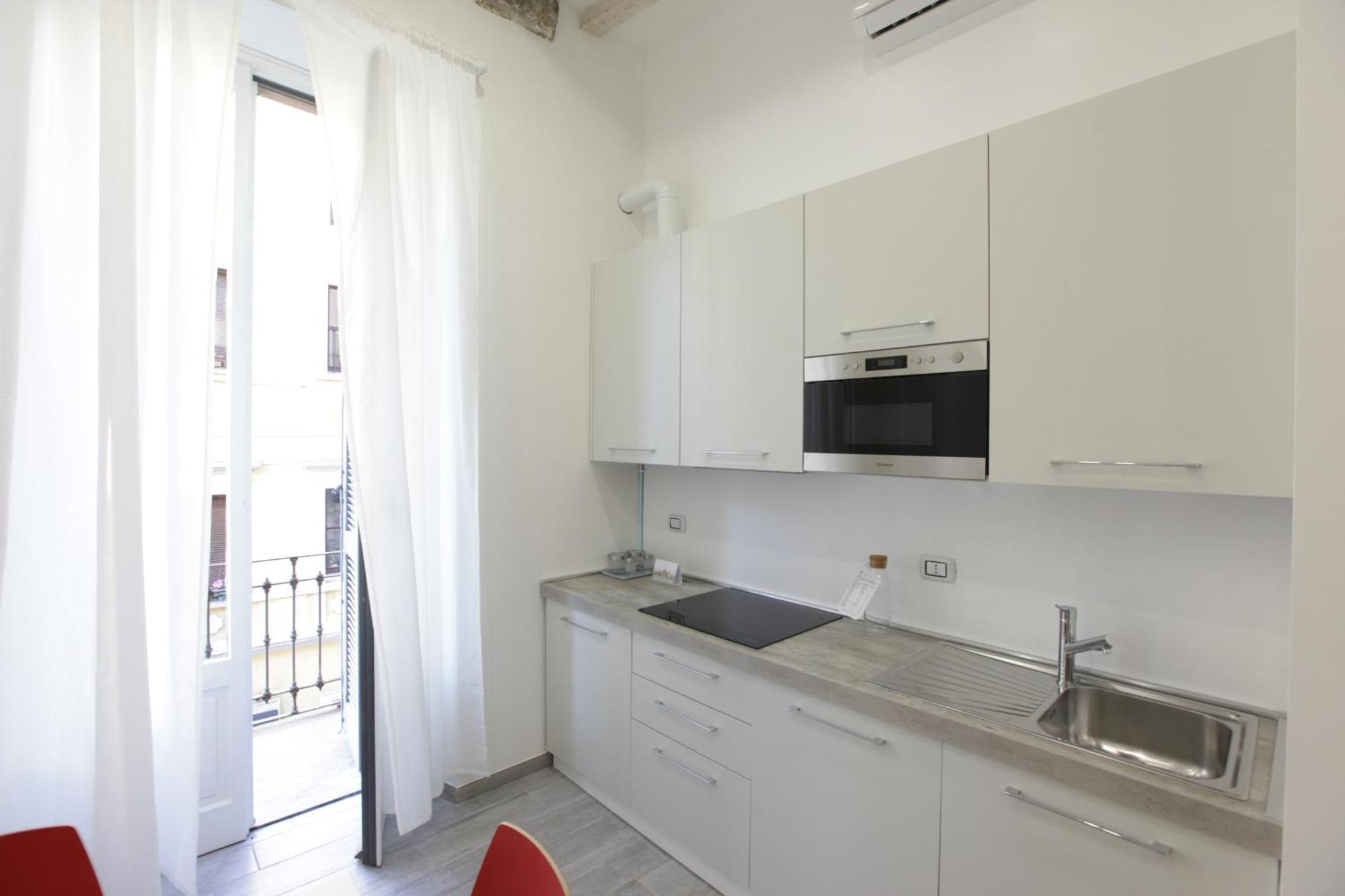 Amazing In Center With Balcony * Milan