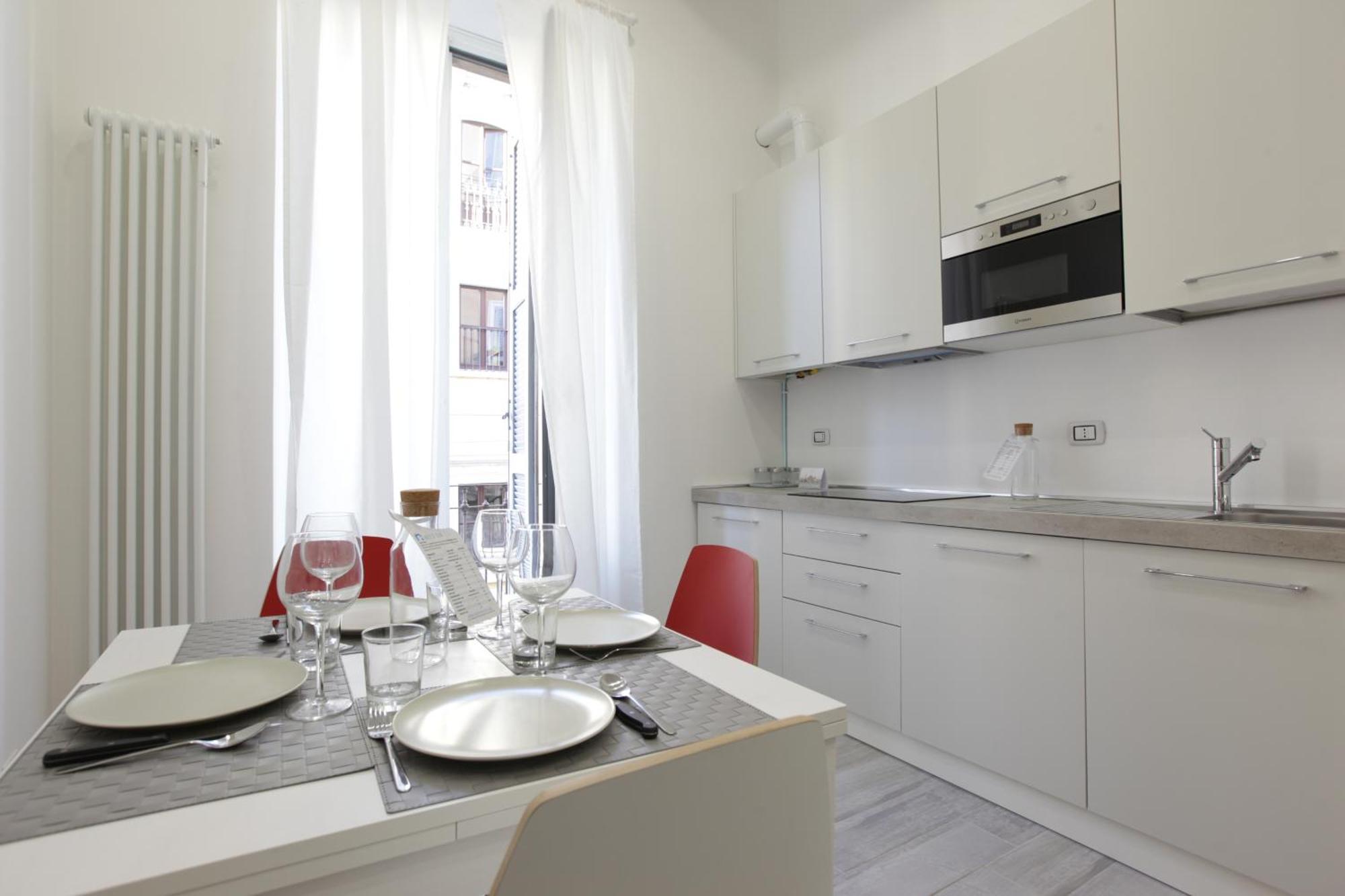 Apartment Amazing In Center With Balcony Milan