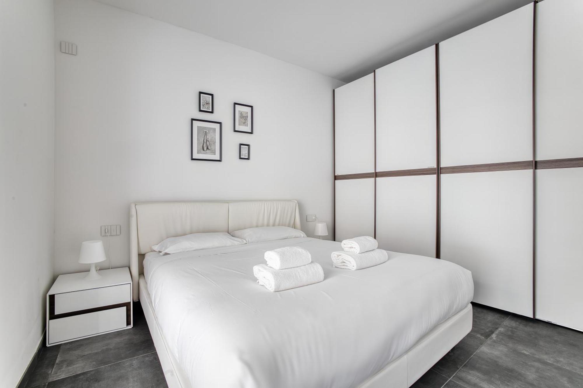 Apartment Just Urban - With 40sqm Terrace - Solari Milan
