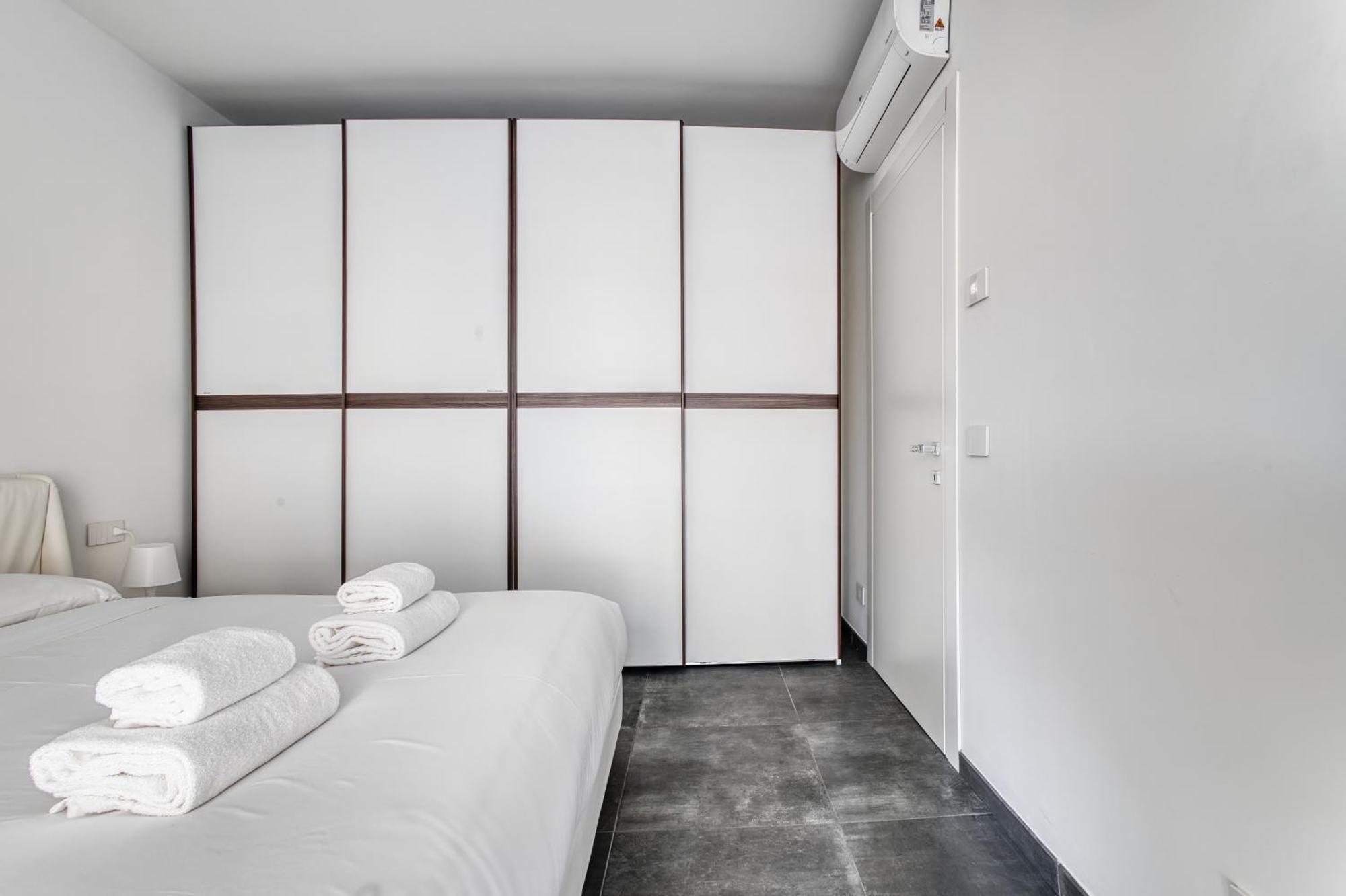 Just Urban - With 40sqm Terrace - Solari Apartment