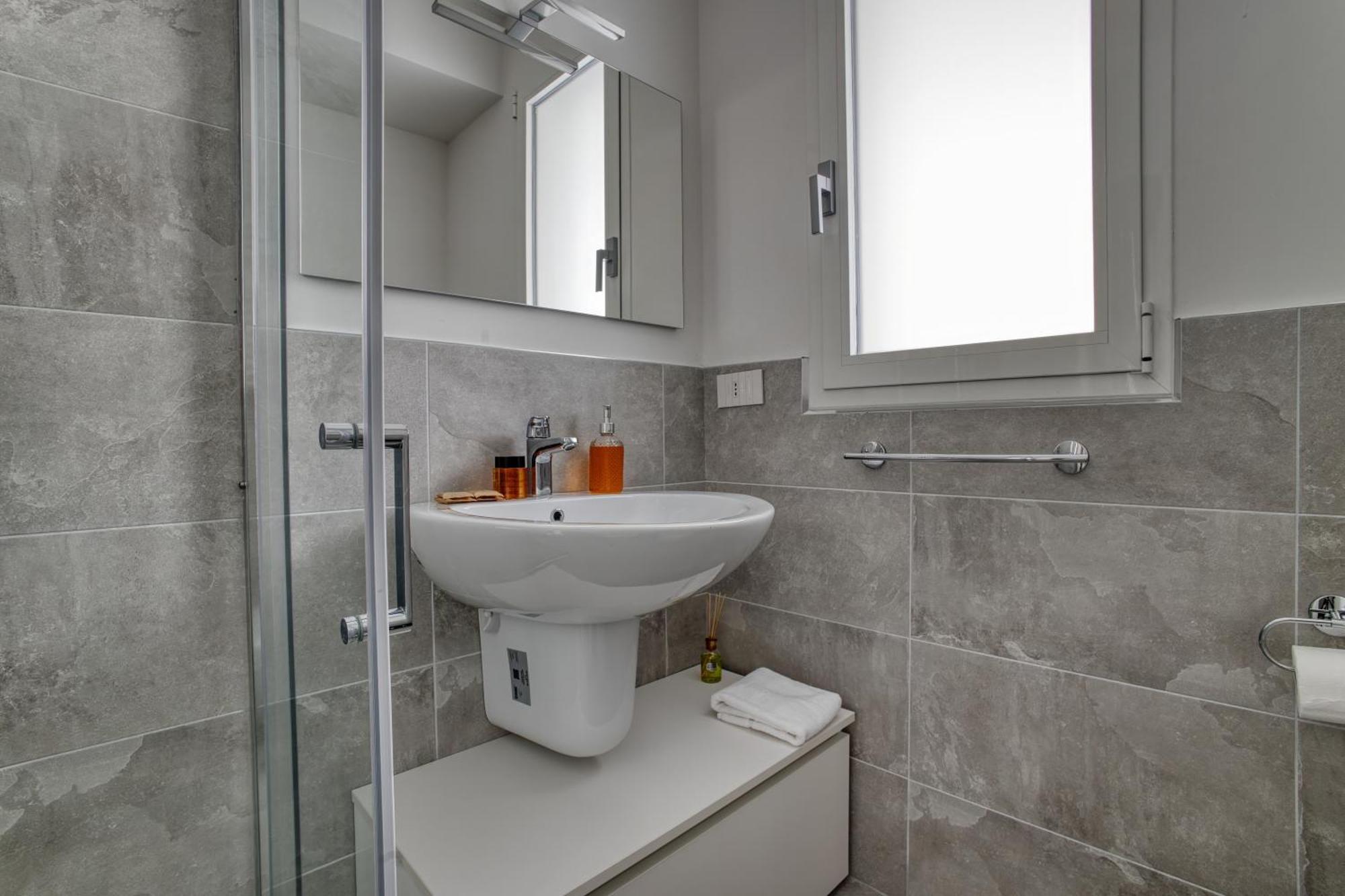 Apartment Just Urban - With 40sqm Terrace - Solari Milan