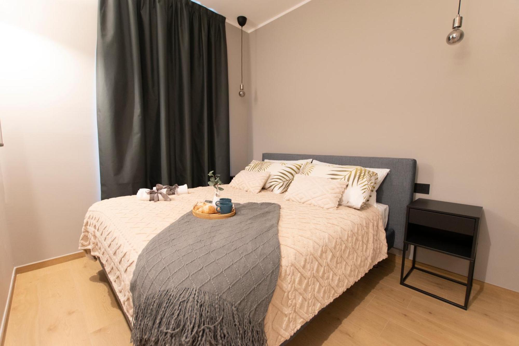 Ihost Luxury -free Parking- Plana 6 *