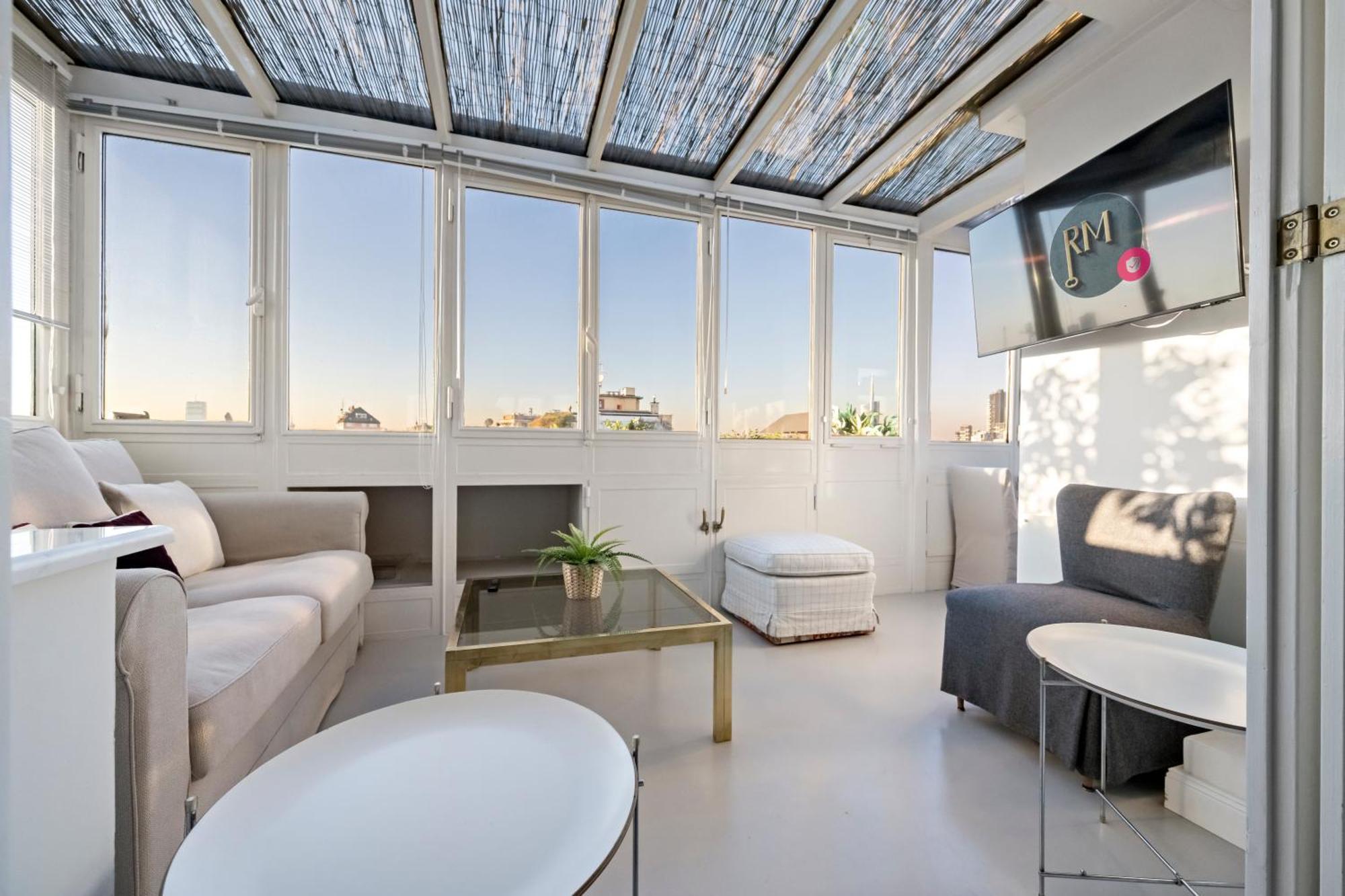 Luxury Penthouse With Jacuzzi & 360 View Rooftop Apartment Milan
