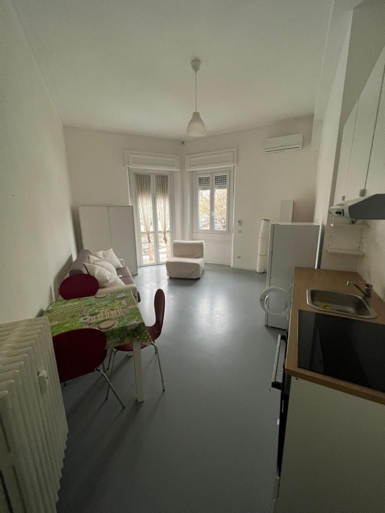 Ugoni Studio Apartment Milan