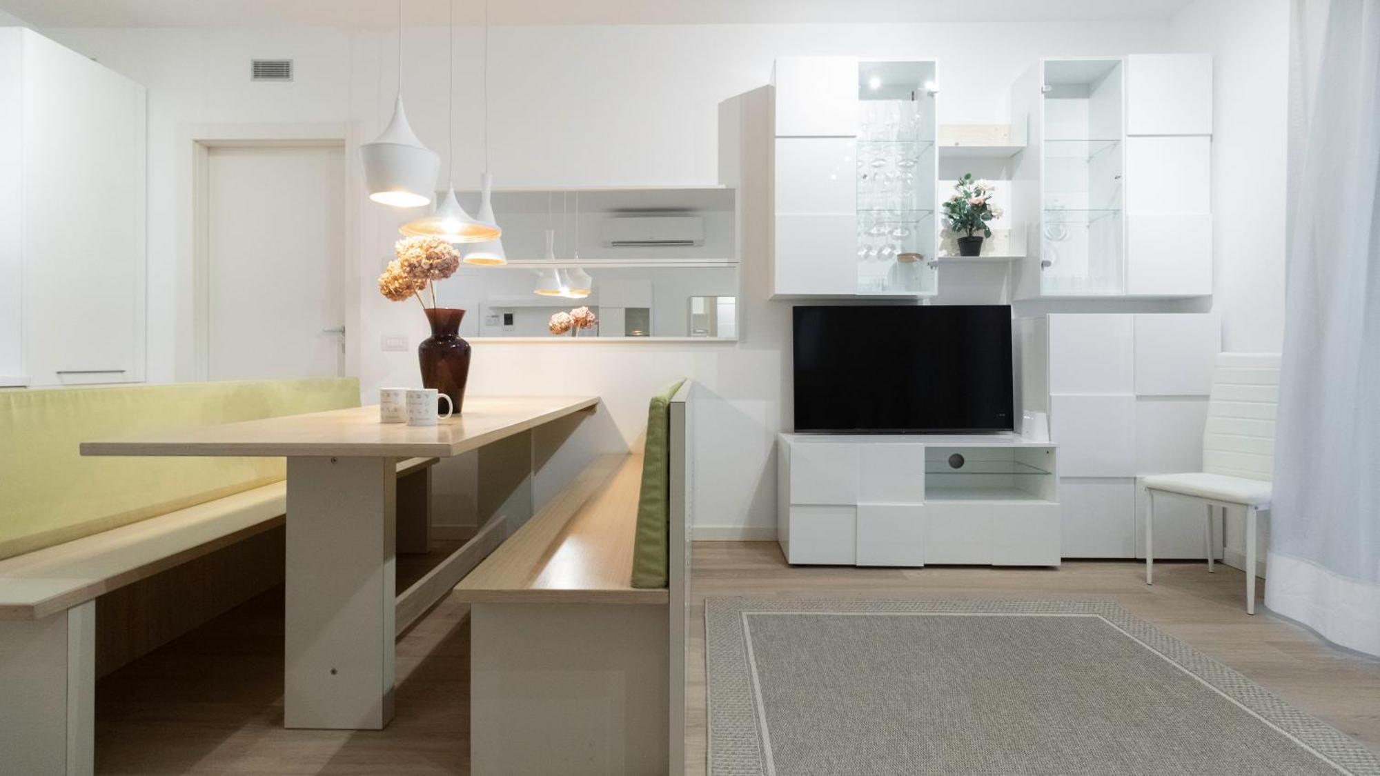 Italianway - Compagnoni 12 - Mirabel * Milan