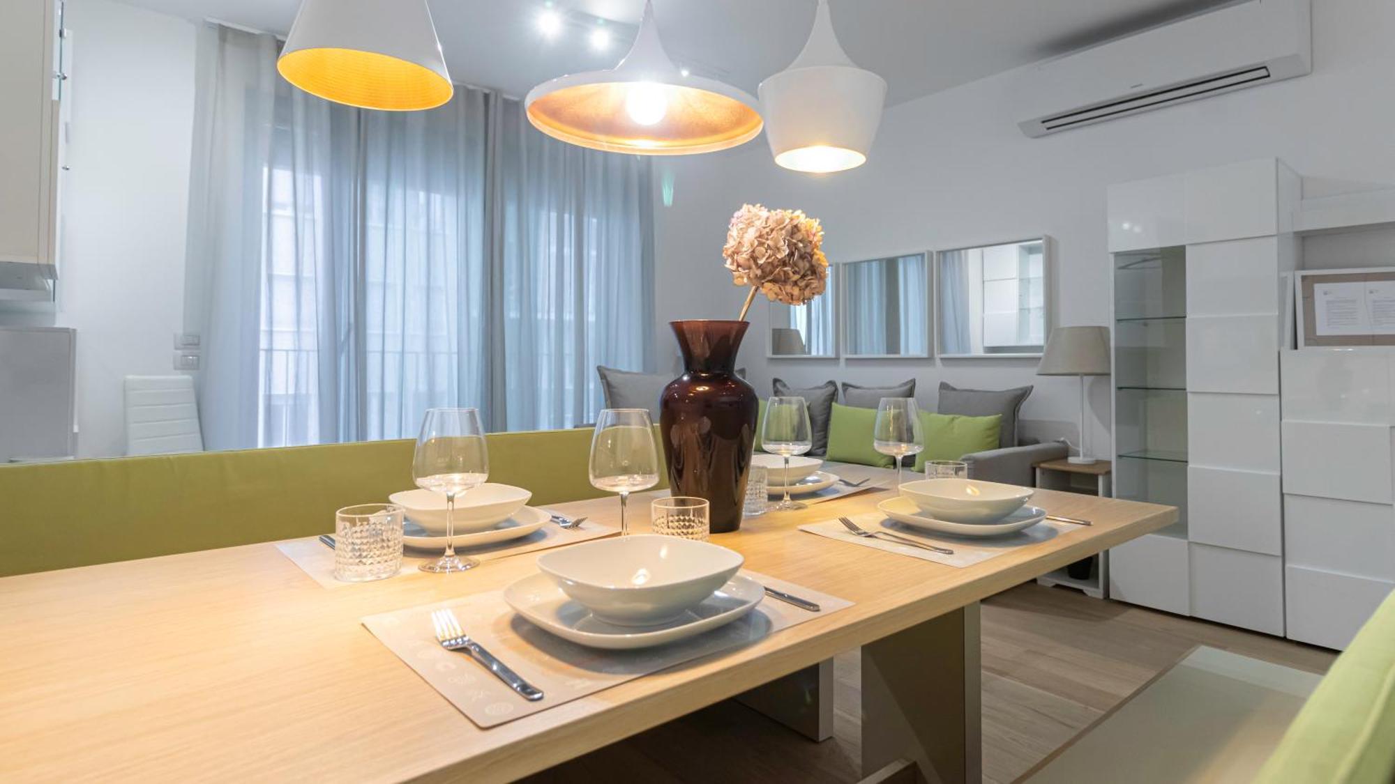 Italianway - Compagnoni 12 - Mirabel * Milan