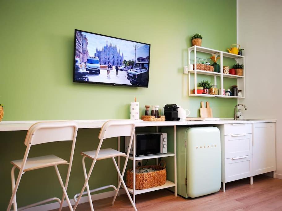 Sunny Flat 50 Meters From The Metro * Milan