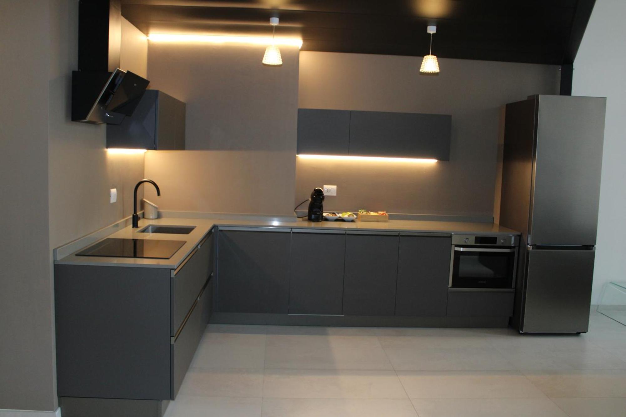 Apartamento Space Loft - Close To M5 Subway - Free Parking - Sky & Netflix Tv Milão