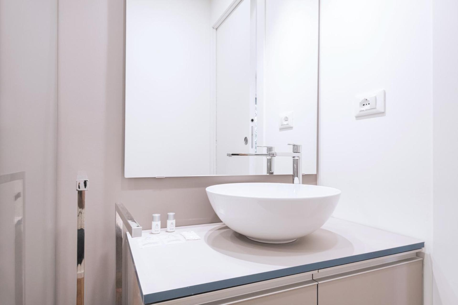 Easylife - Nuovo Bilocale Con Balcone S.agostino Apartment *