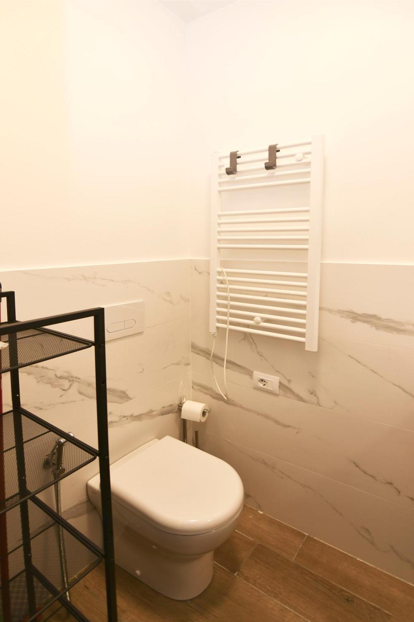 Fond. Prada-ieo Elegante Con Apartamento