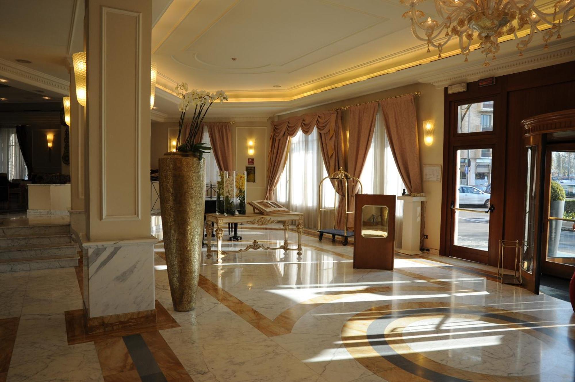 Hotel Grand Visconti Palace