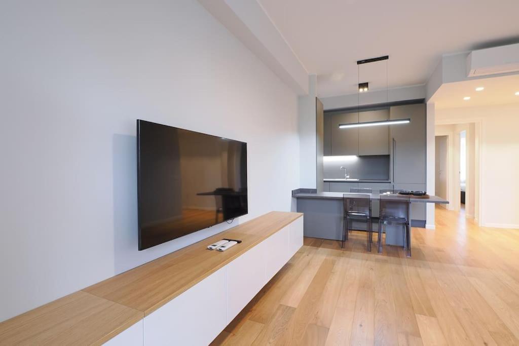 Contempora - Elvezia 8 - E43 Milan