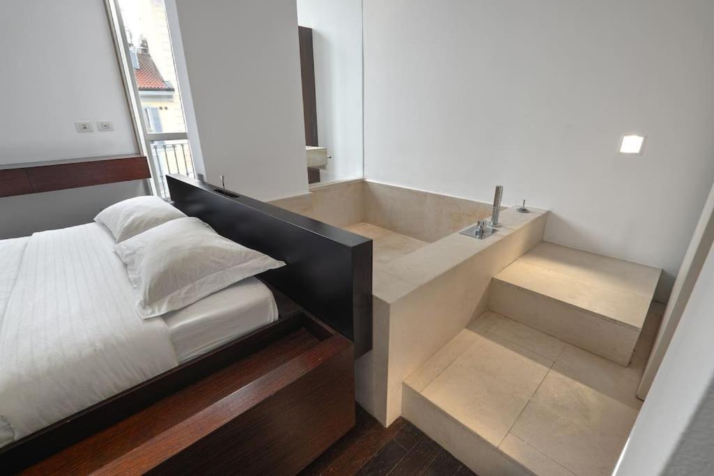 Apartment Corso Como 9 *