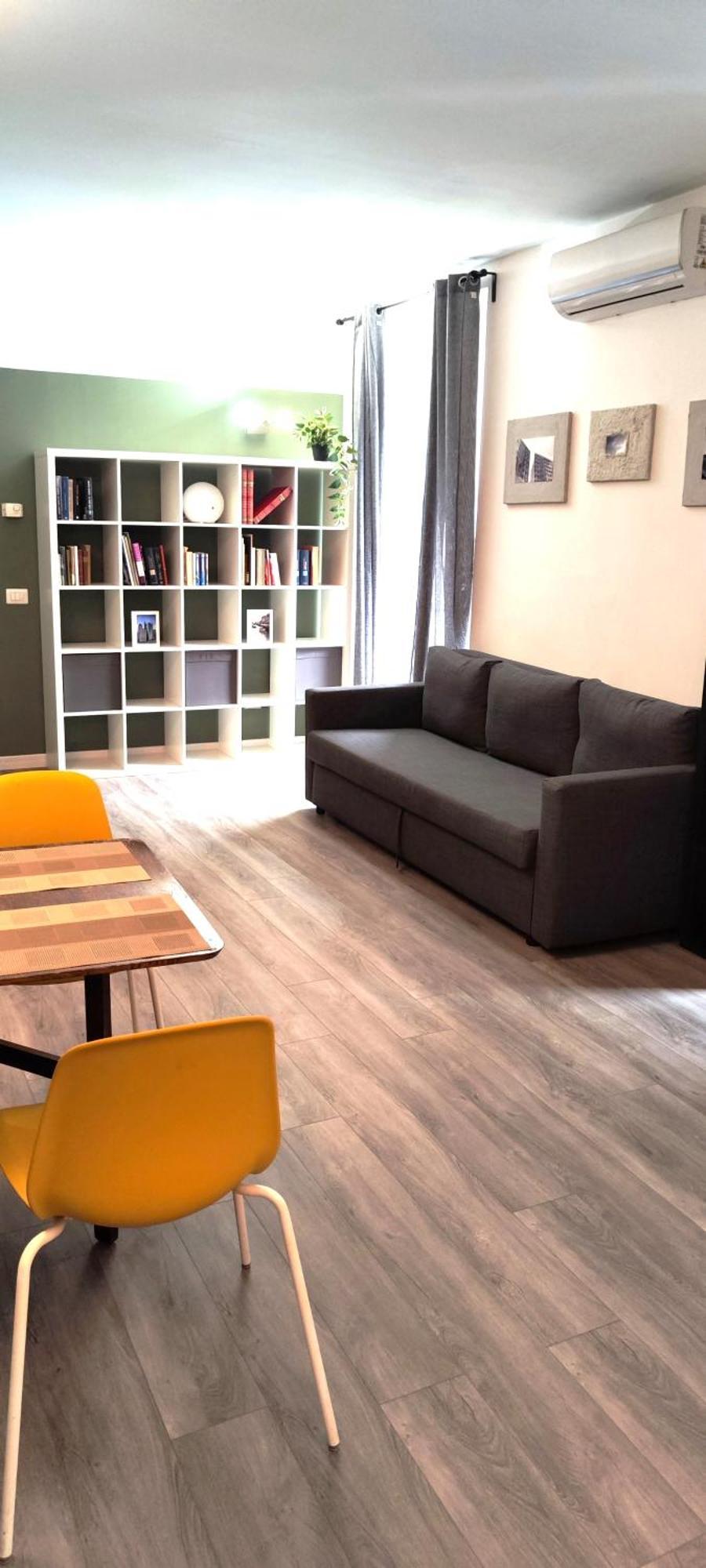 House Naviglio Uno Milano