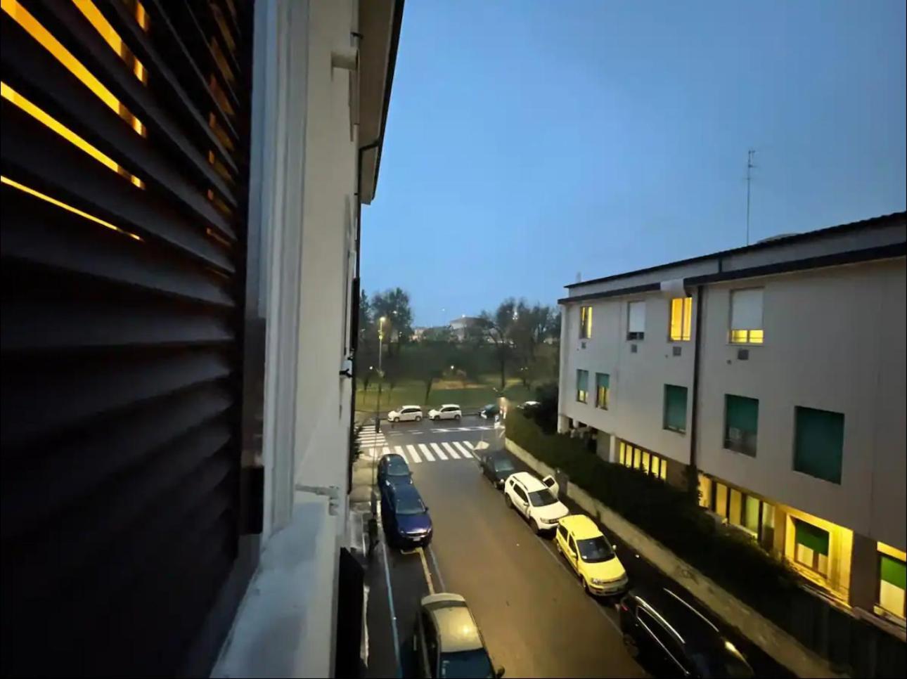 Regina In Sky Santa Giulia - Sky Tv, Wifi E Breakfast Box Apartment *