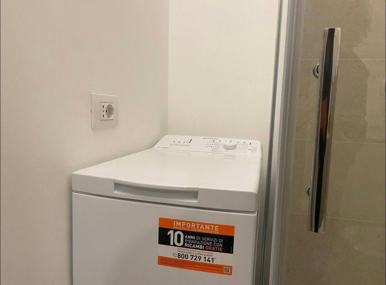Regina In Sky Santa Giulia - Sky Tv, Wifi E Breakfast Box * Milan