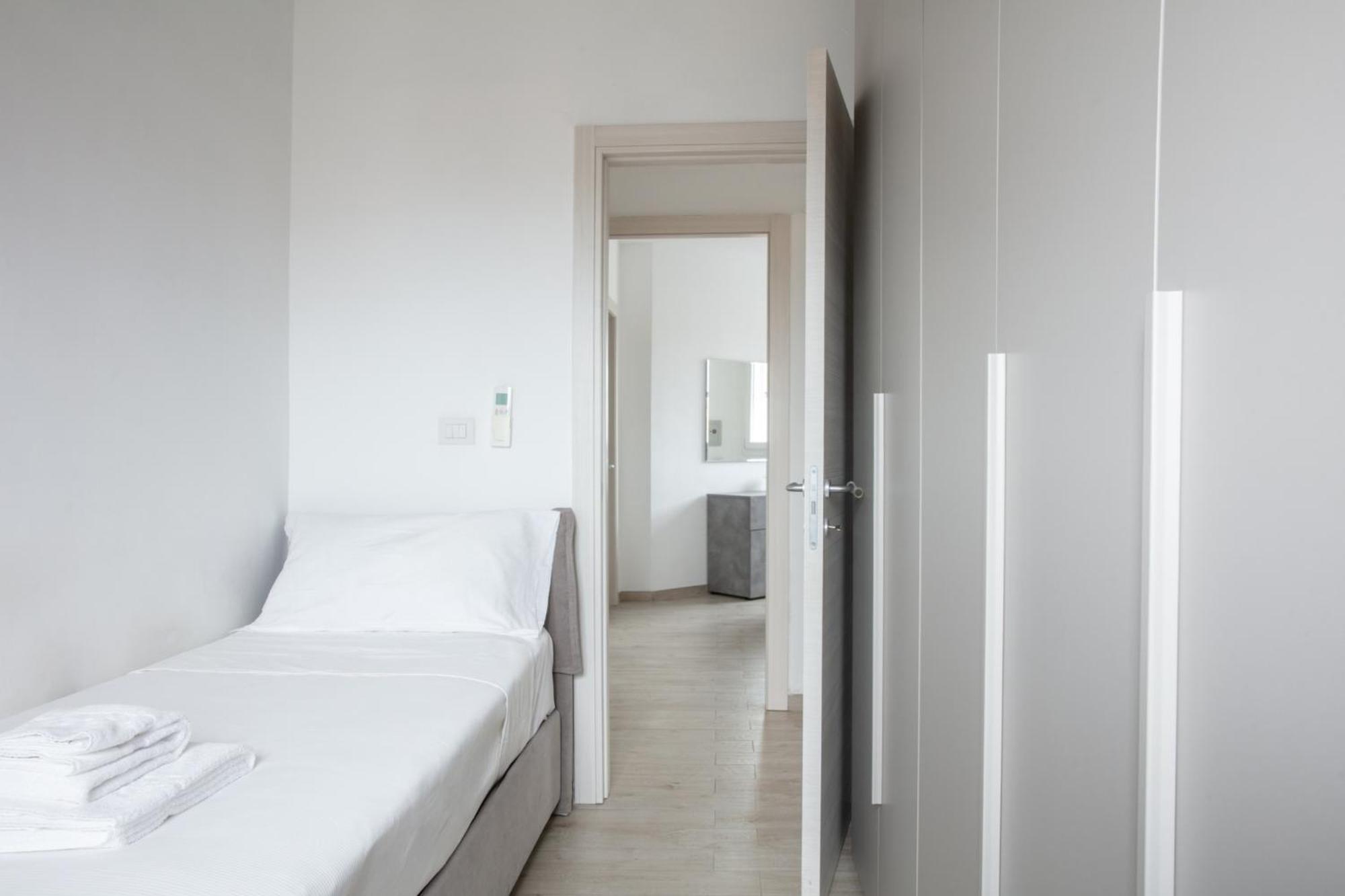 Dehomes - Porta Genova Luxury Apartment