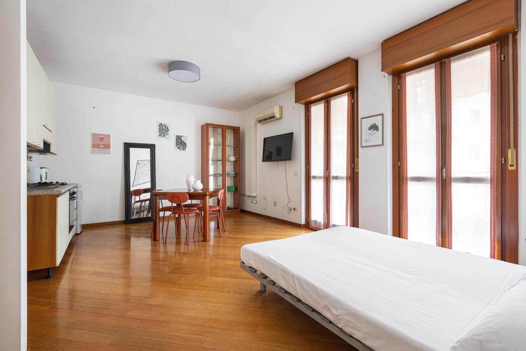 Apartment Cosy With Balcony & Private Garage *