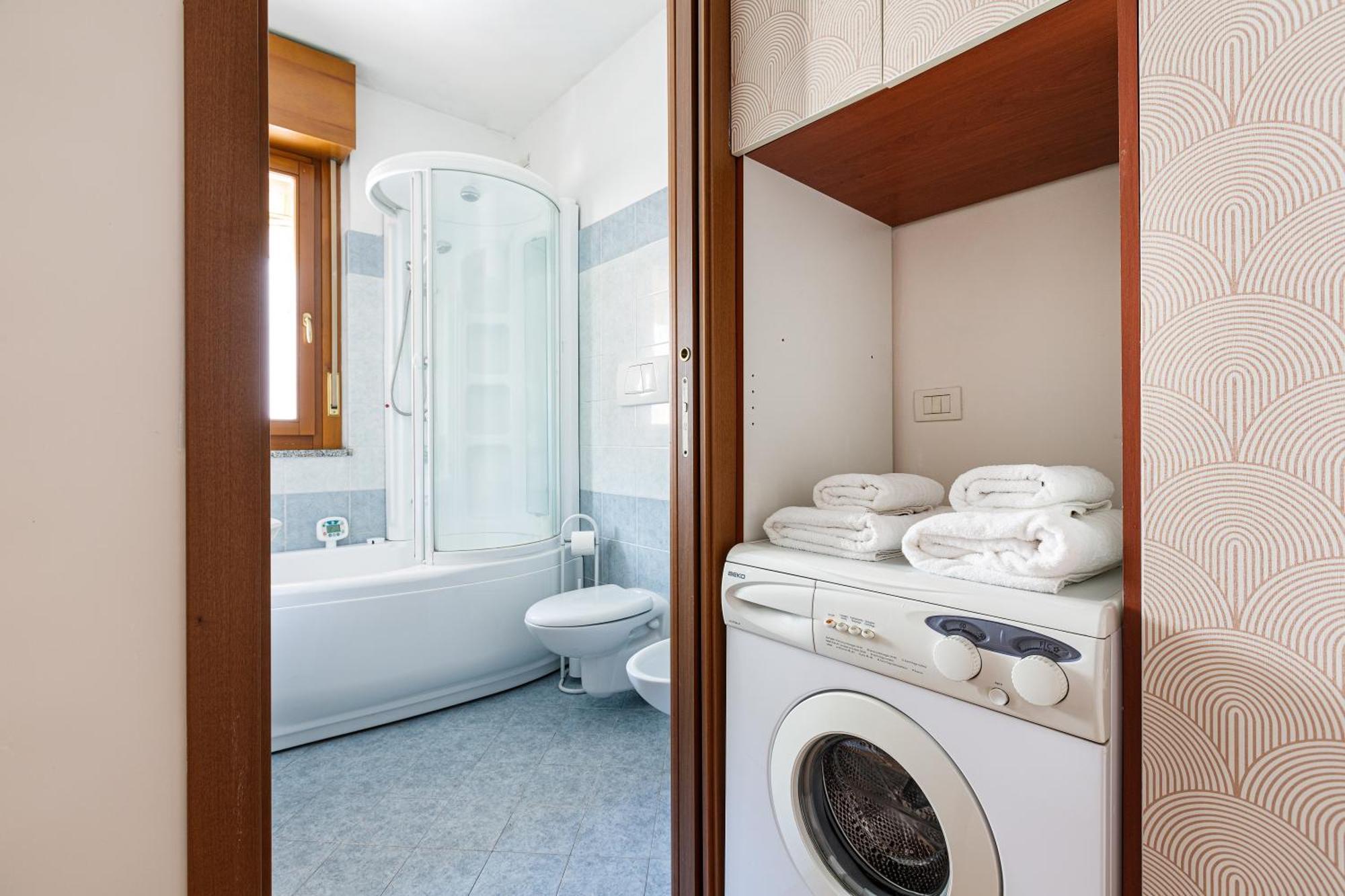 Cosy With Balcony & Private Garage Milano