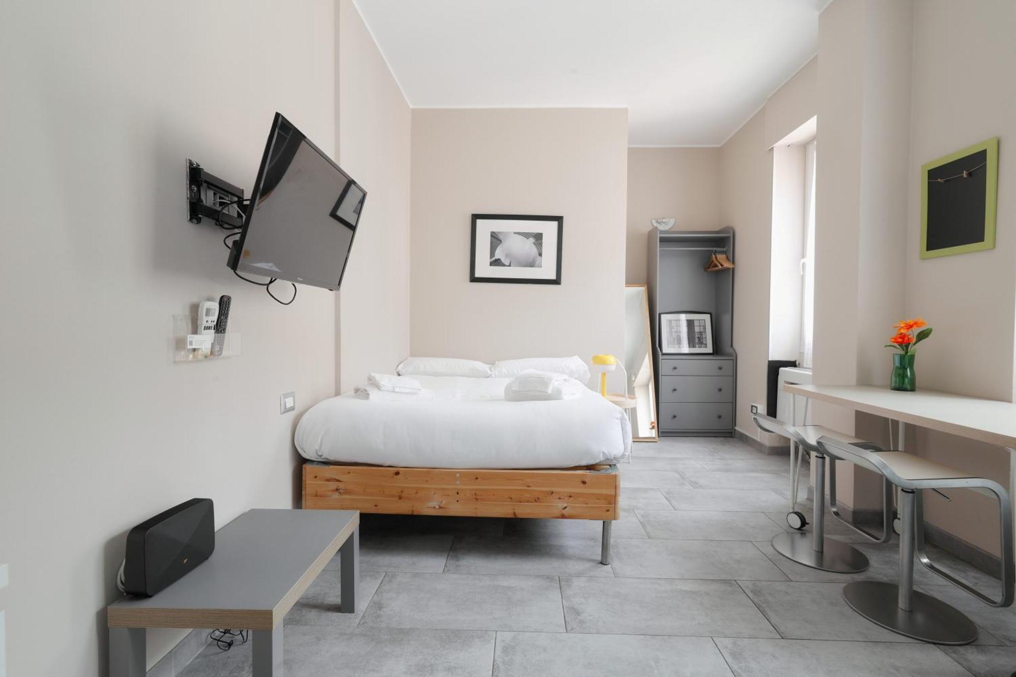 Apartment Station 33 Via Sammartini Milan