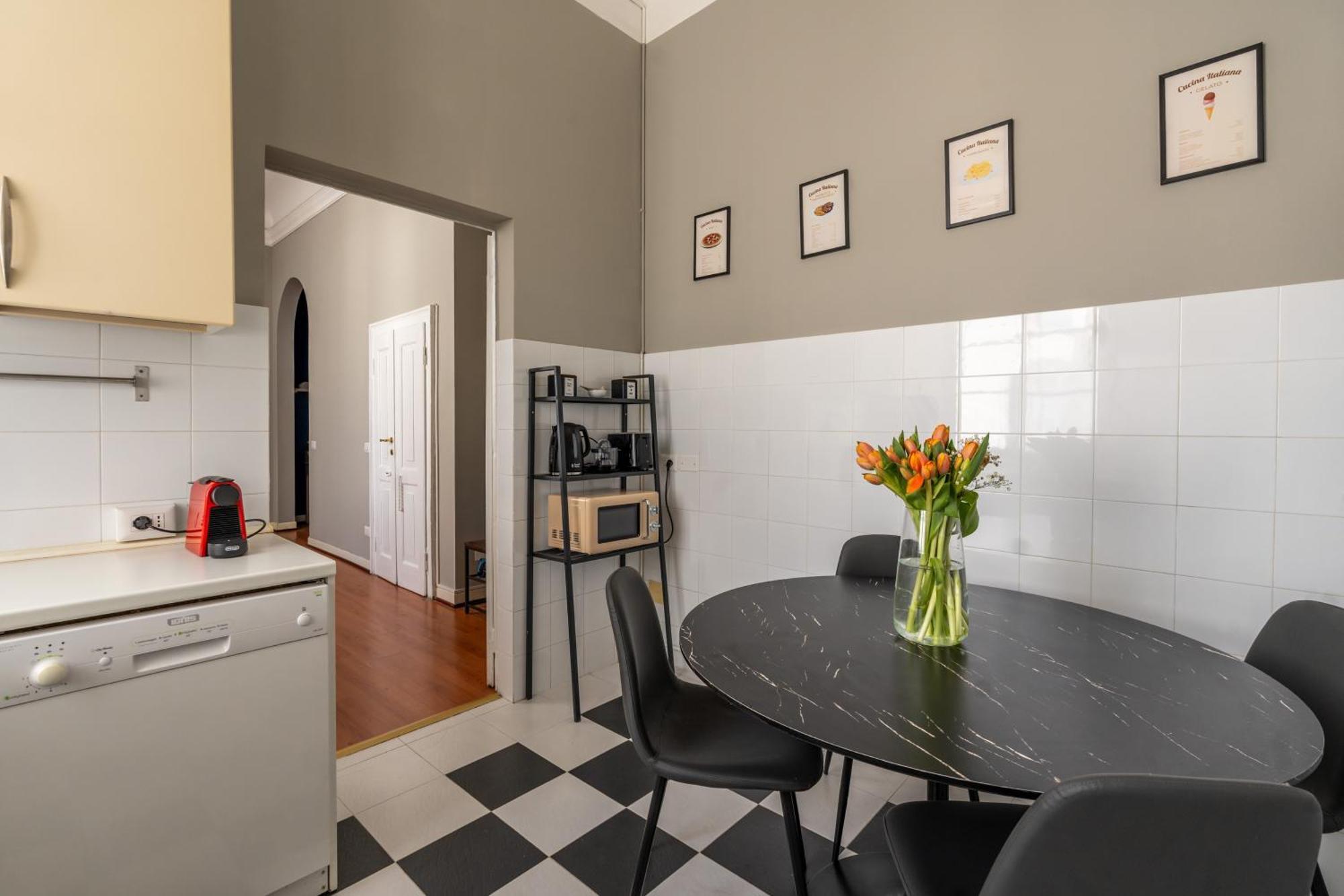 Nerino House, Elegante E Tranquillo A 5 Minuti Dal Duomo Apartamento