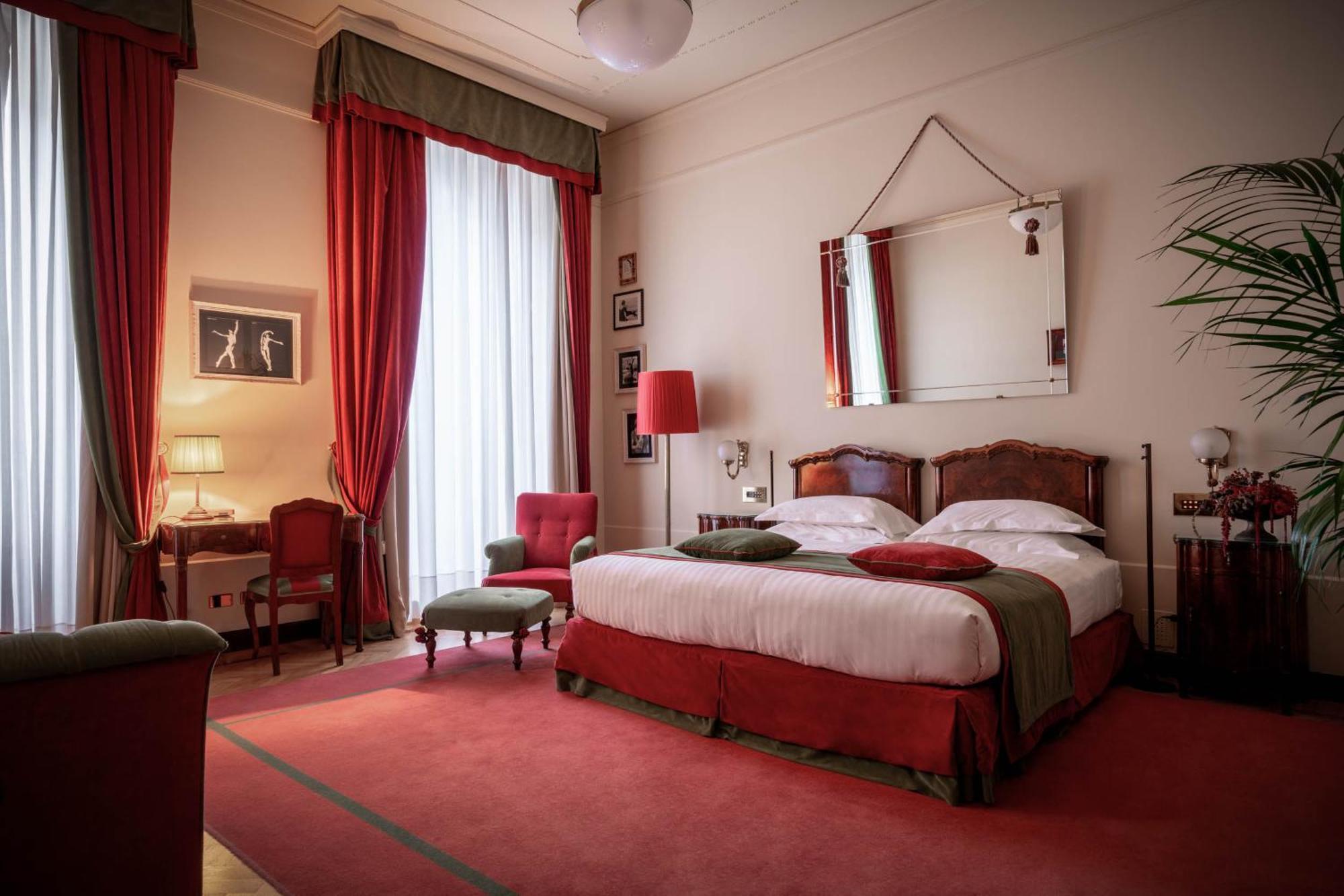 Grand Et De - The Leading Of The World Milan