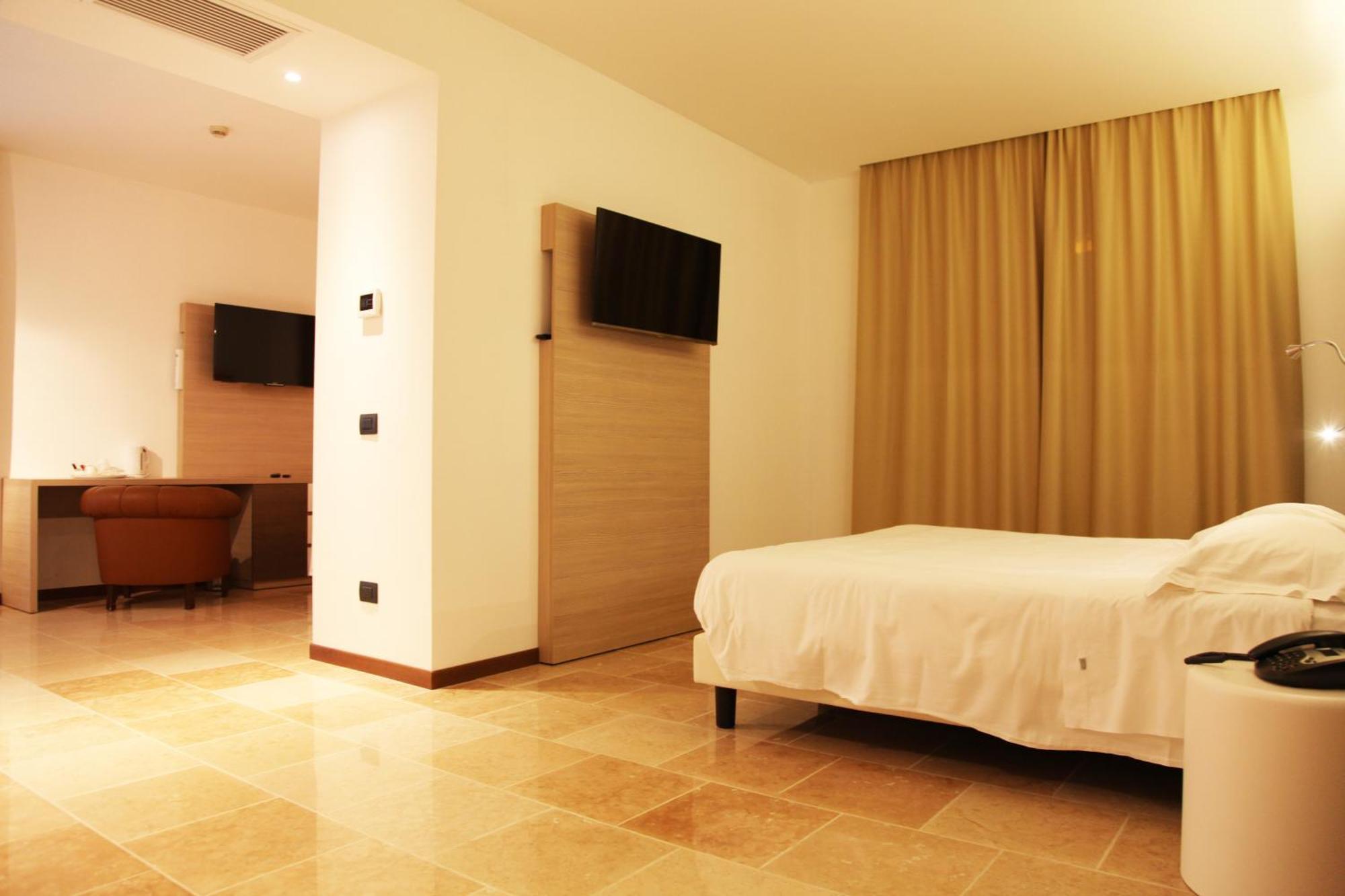 Hotel Metro 3*
