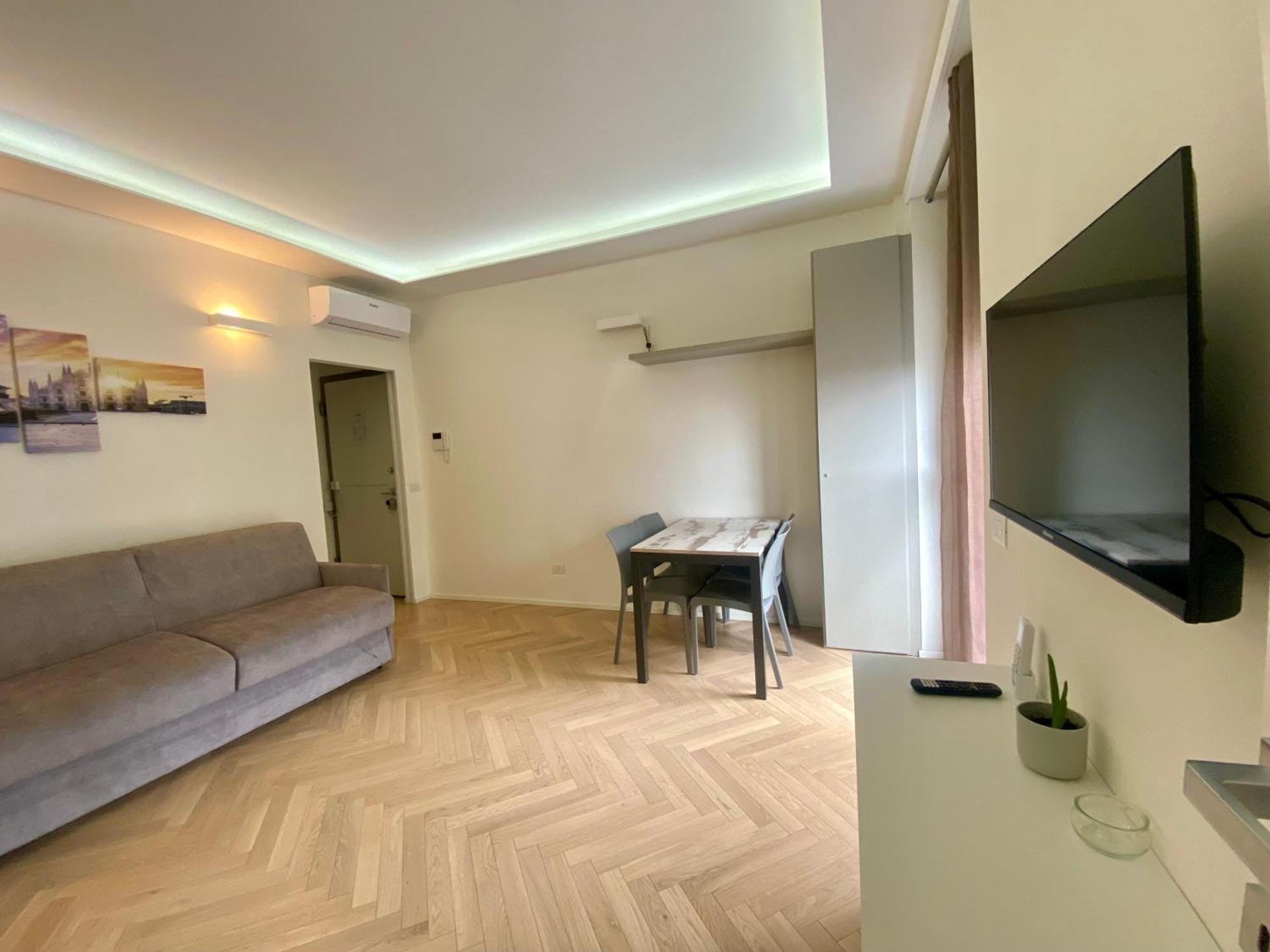 Apartment Sky View -porta Nuova- 2 Con Balcone *