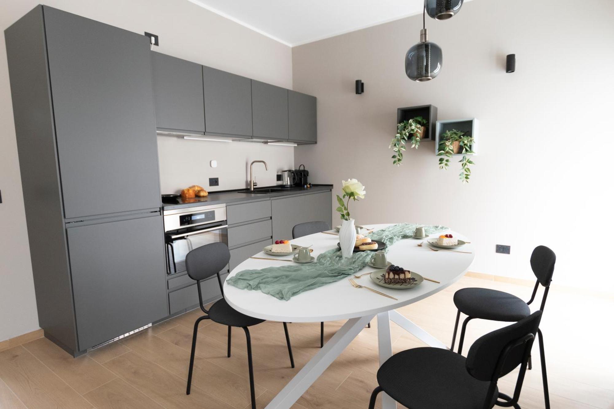 Ihost Luxury -free Parking- Plana 6 *