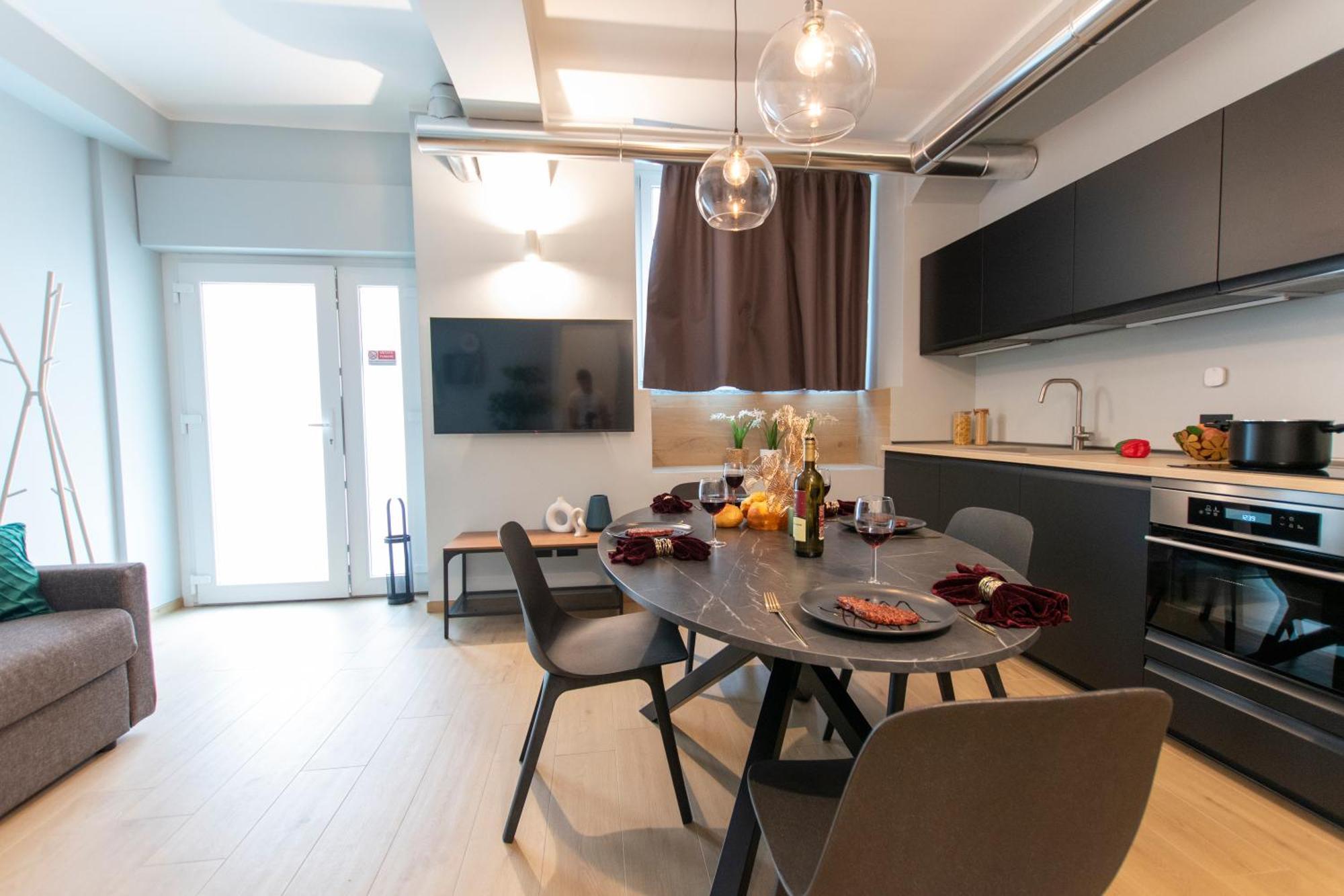 Ihost Luxury -free Parking- Plana 6 *