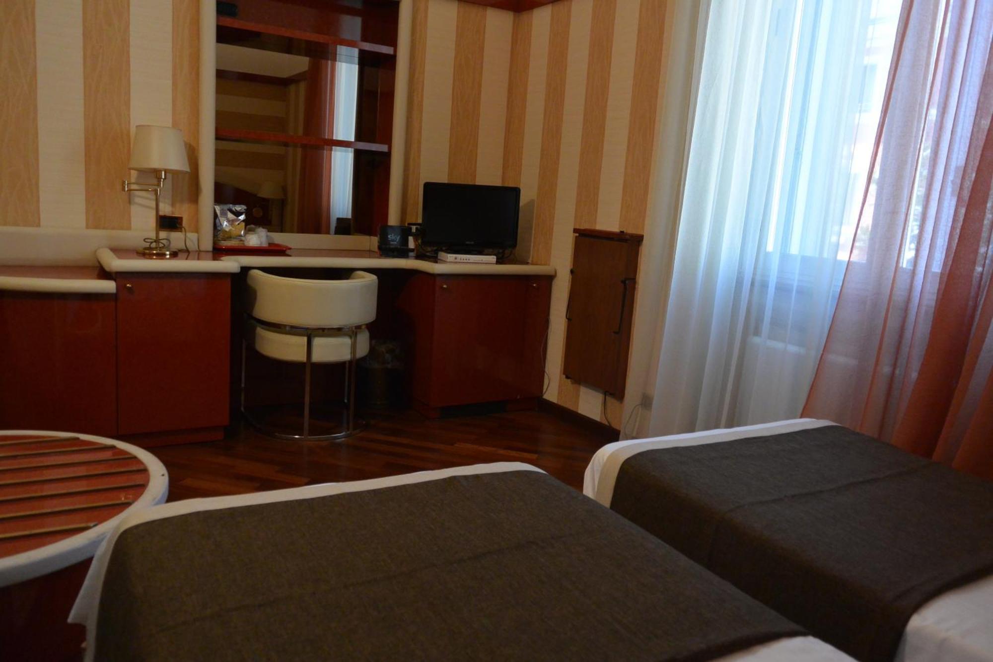 Metro 3* Milan