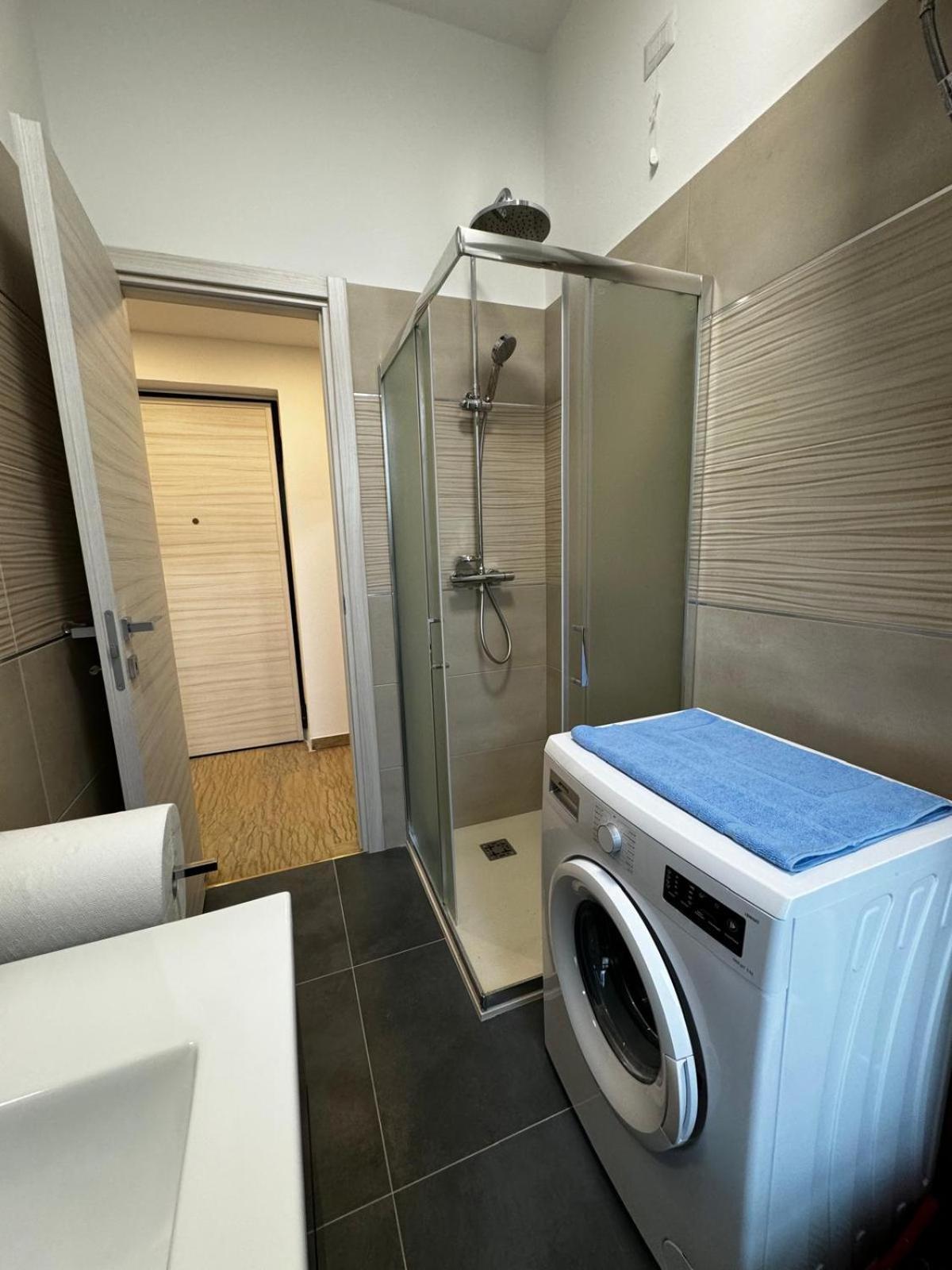 Apartment Kibilu - Via Serlio Porta Romana - Mm Brenta *