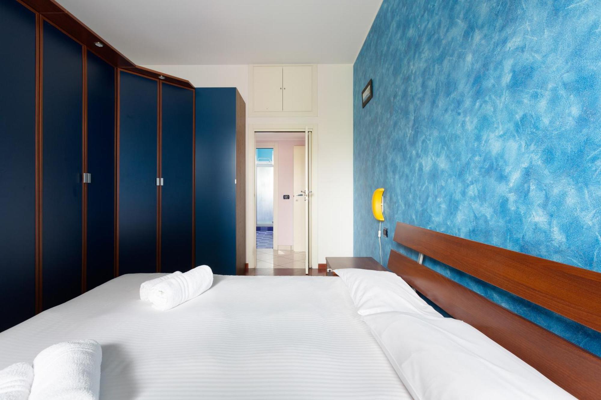 Apartment Mac Mahon - Colorful With Balcony! Milan