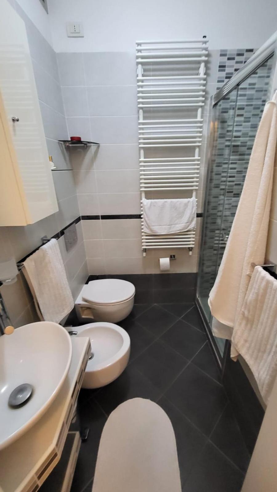 - Doppia Con Bagno Privato In Stupendo Attico Con Vista Mozzafiato Bed & Breakfast