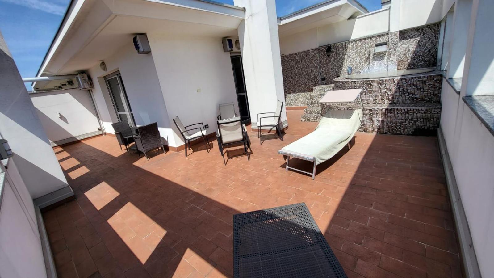 - Doppia Con Bagno Privato In Stupendo Attico Con Vista Mozzafiato Bed & Breakfast Milan