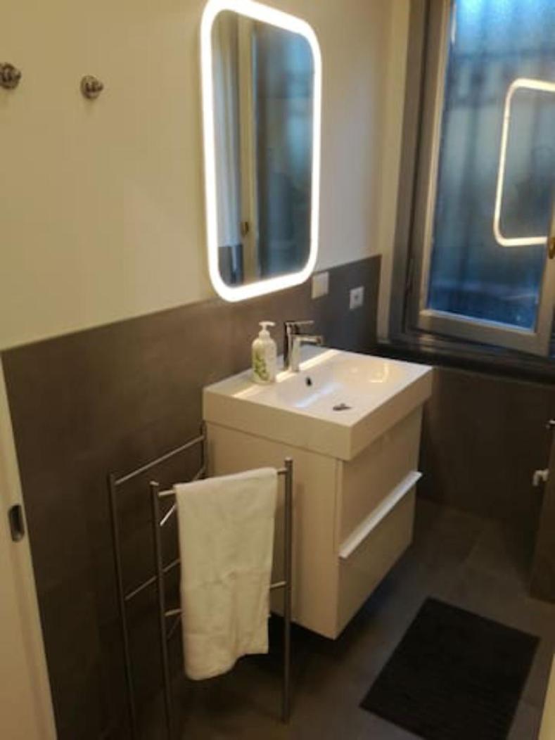 Apartment Bilocale Zona Isola 200 Mt Metro Mm3 Maciachini - J2 Milan