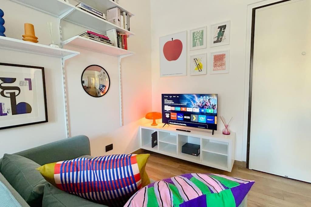 Apartment Sunnyflat Near Navigli E Bocconi Milan