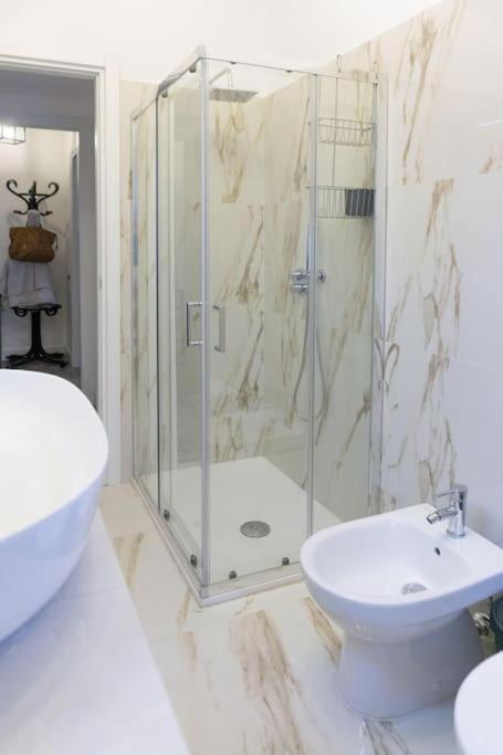 Apartment Bright & Modern 2 Min Metro 20min Niguarda H Milan