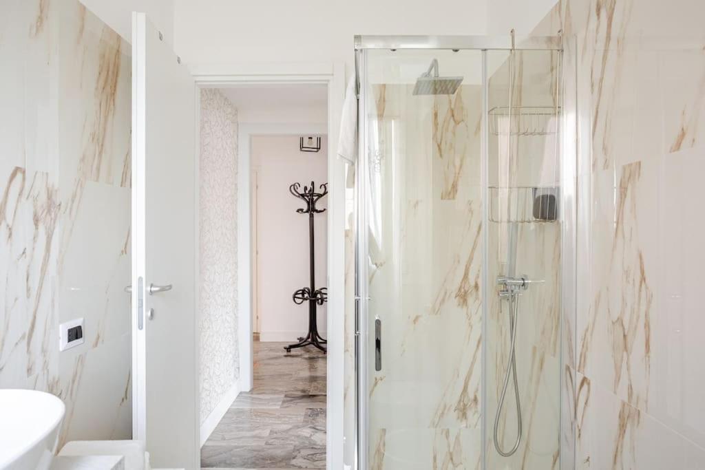Apartment Bright & Modern 2 Min Metro 20min Niguarda H Milan