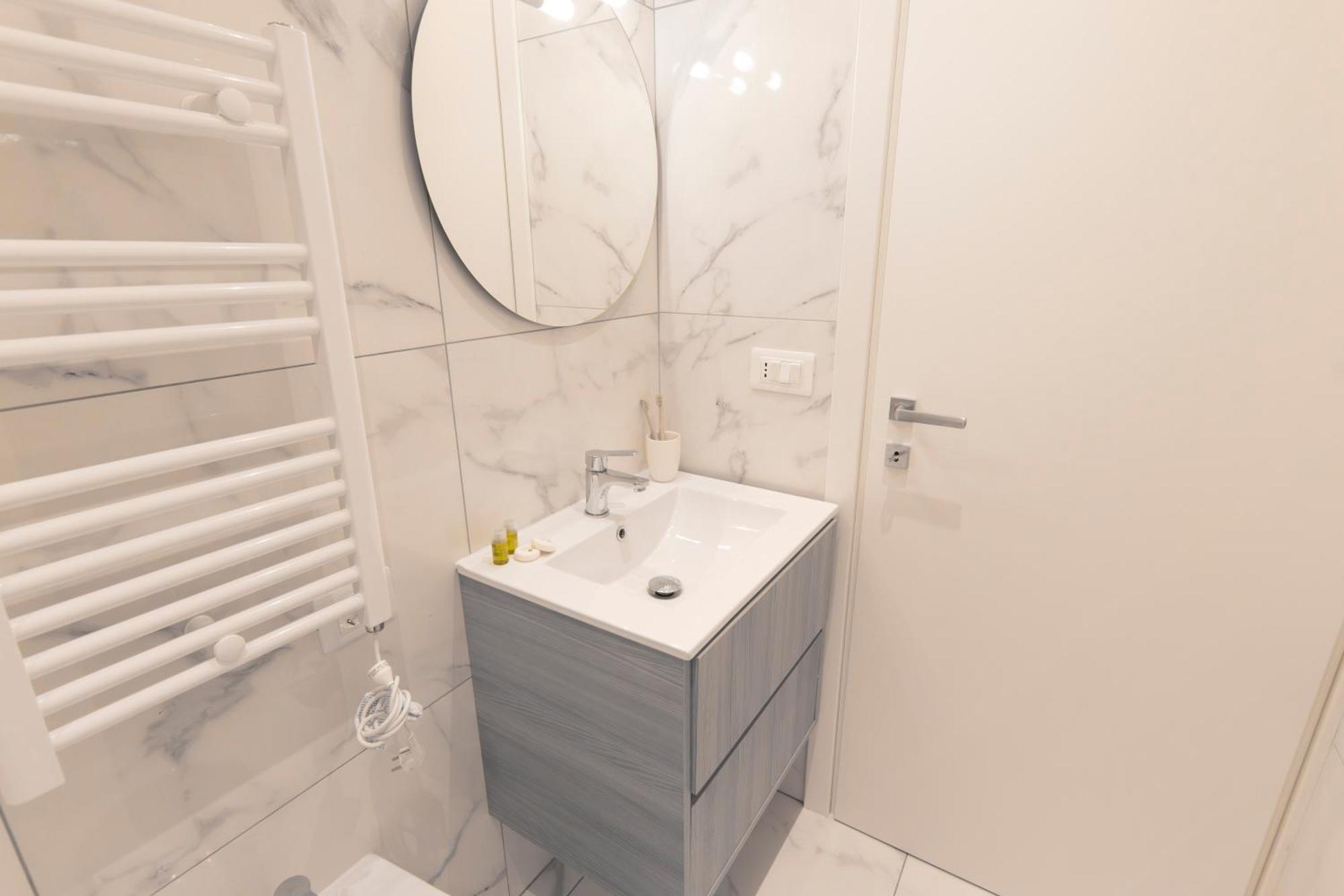 Modern & Stylish Near Isola & Station Appartamento Milano