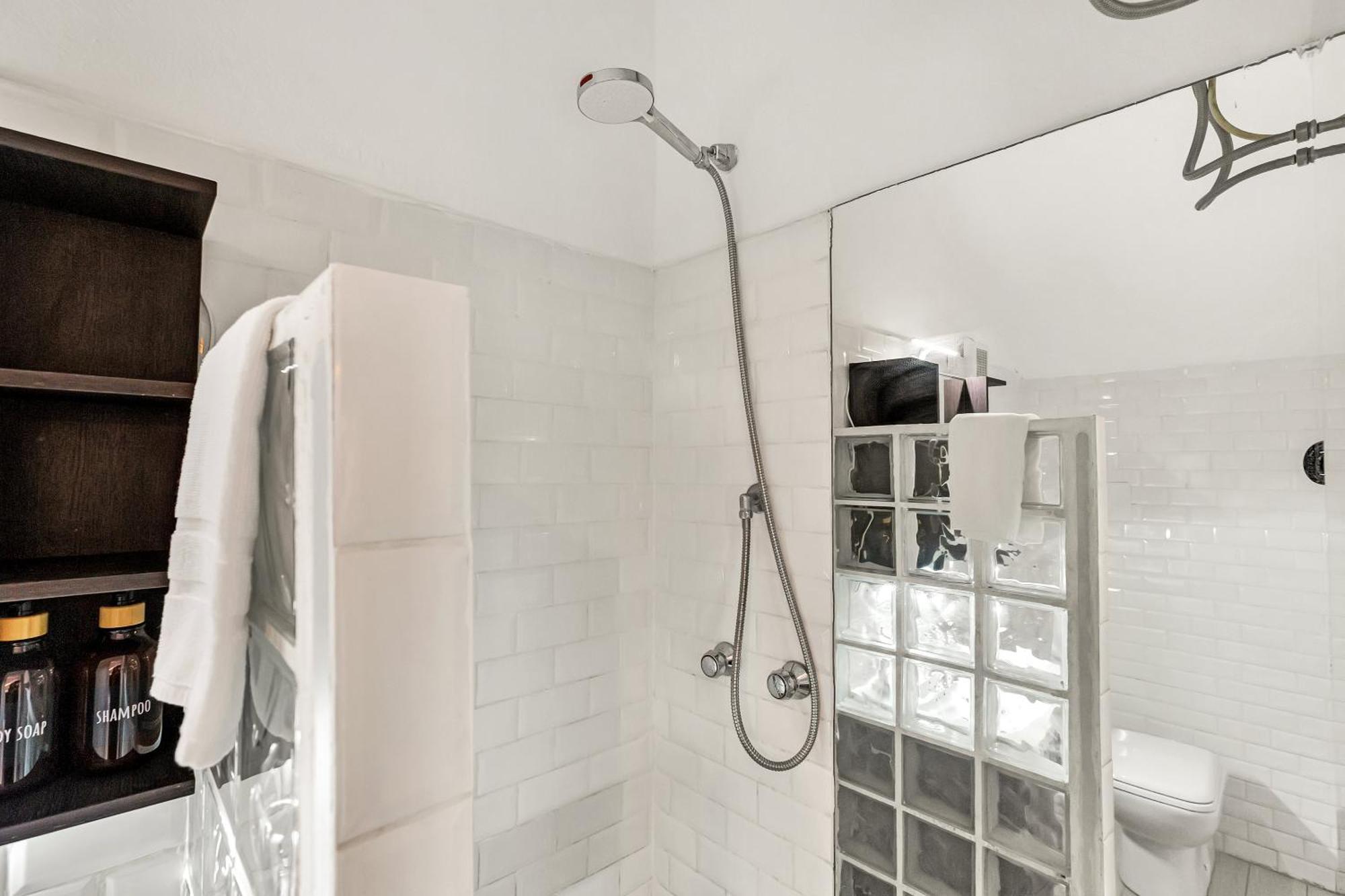 Duomo - Bright Gateway Downtown Apartment *
