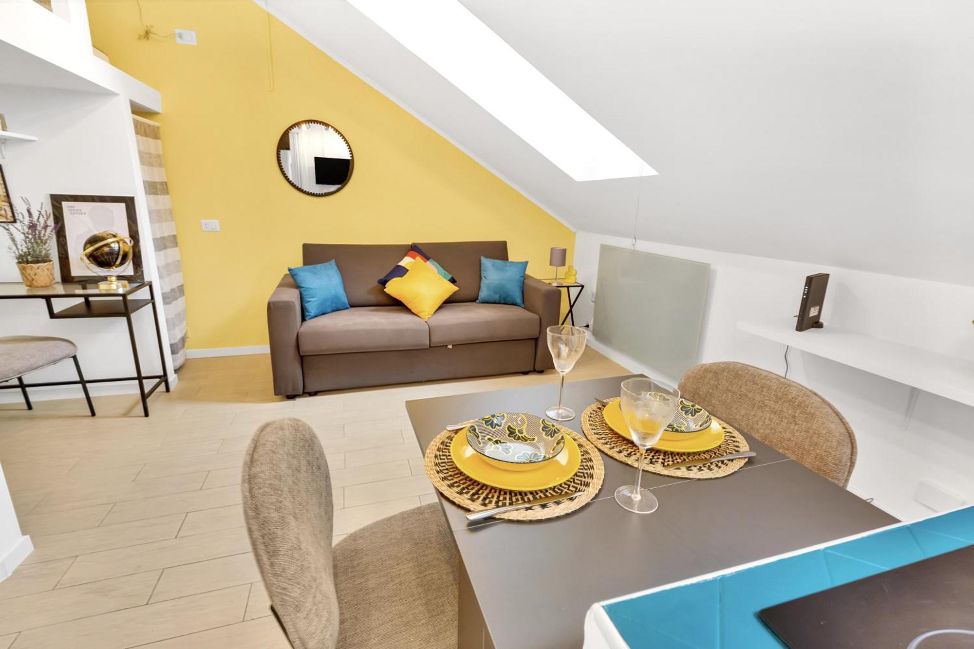 Duomo - Bright Gateway Downtown Apartment